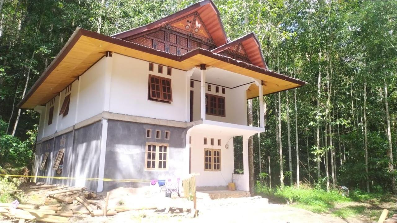 Sugi House Toraja - Villa Penginapan Sewa Harian Rantepao Exterior foto